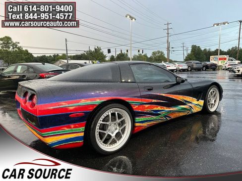 Used 1997 Chevrolet Corvette Coupe w/ Memory Pkg RWD image 9