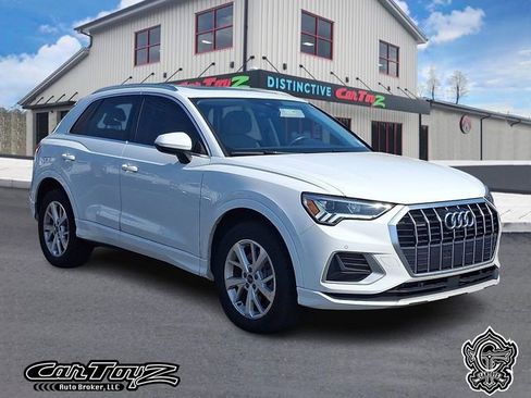 Used 2023 Audi Q3 2.0T Premium AWD/4WD image 1