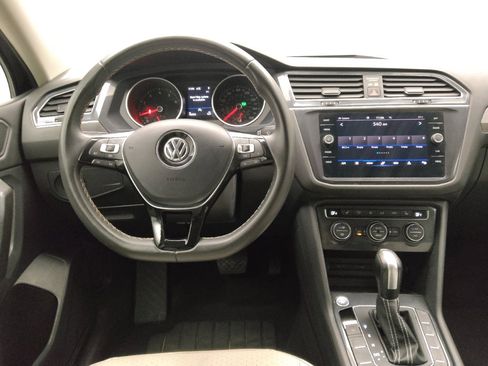 Used 2021 Volkswagen Tiguan SEL AWD/4WD image 22