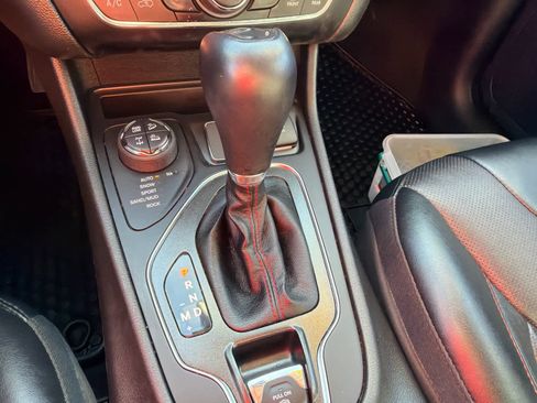 Used 2022 Jeep Cherokee Trailhawk w/ Premium Leather Package image 22