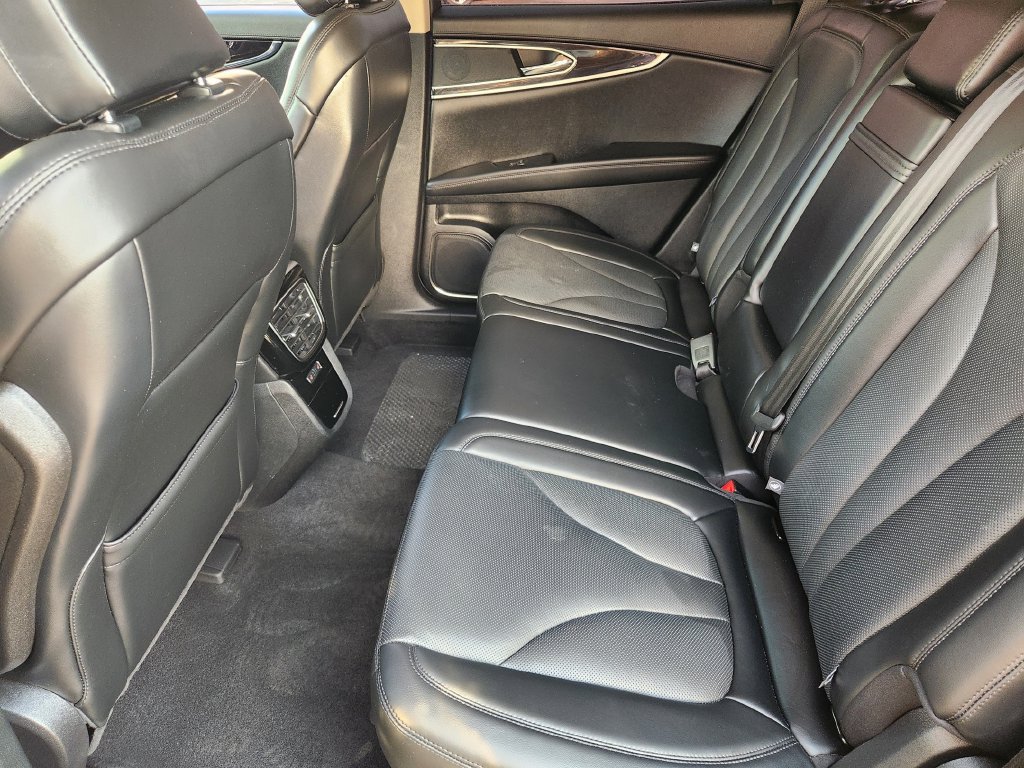 Used 2023 Lincoln Nautilus Reserve AWD/4WD image 30