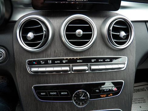 Used 2019 Mercedes-Benz C 300 4MATIC Sedan image 18