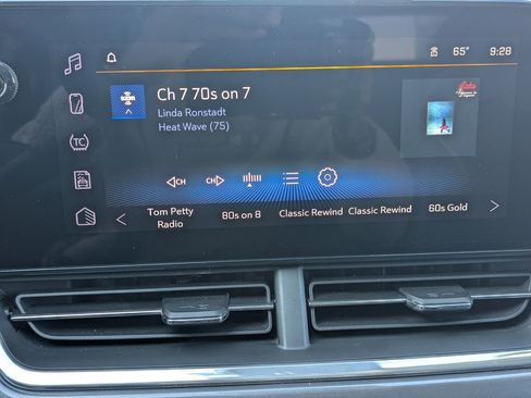 Used 2024 Chevrolet Trax ACTIV w/ Sunroof Package image 16