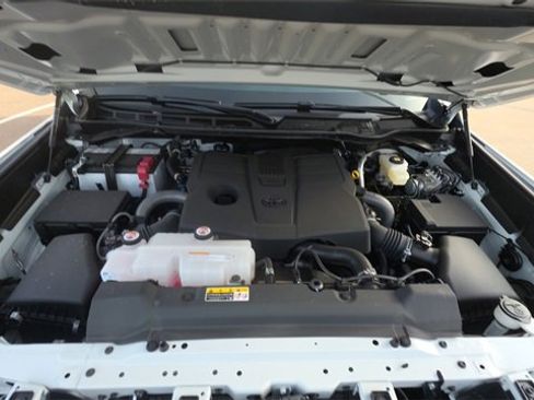 Used 2025 Toyota Tundra SR image 32