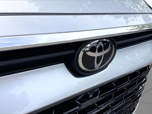 Certified 2024 Toyota Grand Highlander AWD image 29