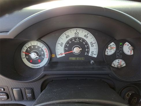 Used 2011 Toyota FJ Cruiser 4WD image 12