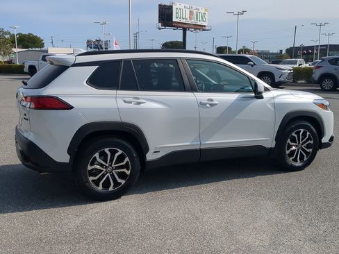 Used 2023 Toyota Corolla Cross SE image 13