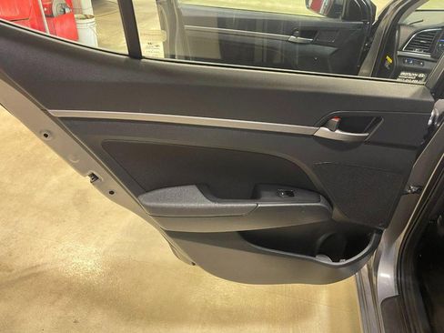Used 2018 Hyundai Elantra SEL FWD image 17