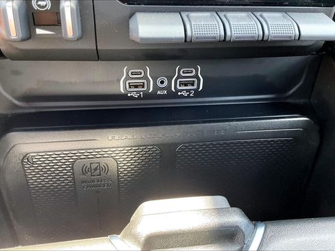 Used 2025 RAM 1500 Big Horn AWD/4WD image 32