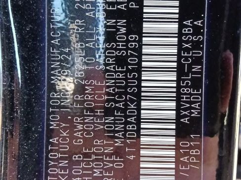 Used 2025 Toyota Camry SE image 36