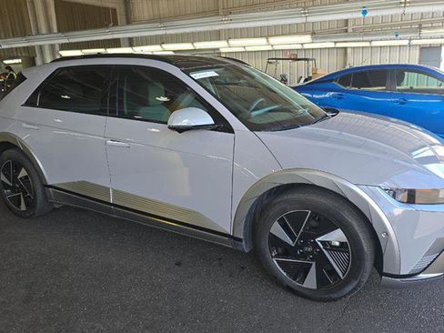 Used 2025 Hyundai Ioniq 5 Limited image 3