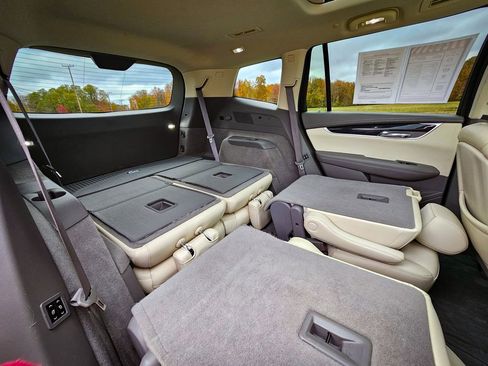 Used 2021 Cadillac XT6 Premium Luxury w/ LPO, Floor Liner Package image 39