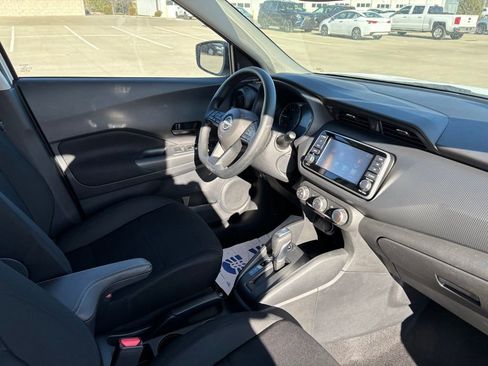 Used 2025 Nissan Kicks Play S image 14