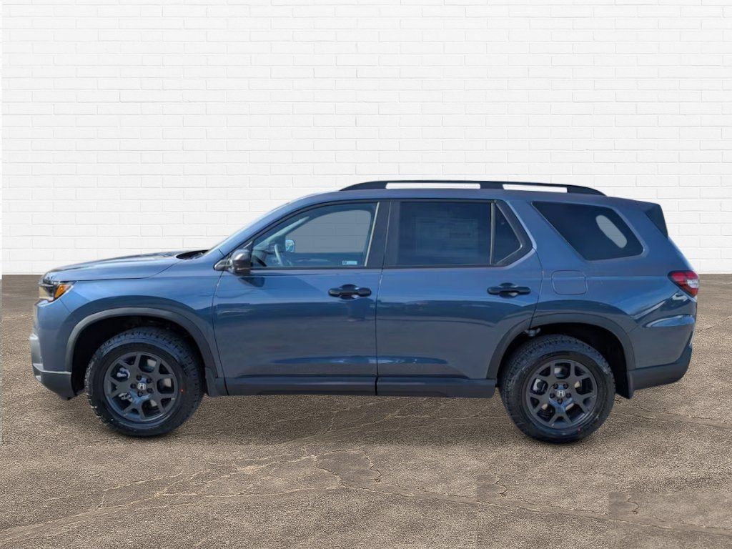 New 2026 Honda Pilot TrailSport image 3