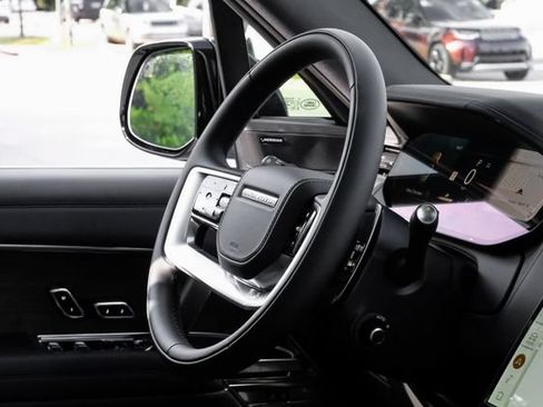 New 2026 Land Rover Range Rover Long Wheelbase SE AWD/4WD image 20