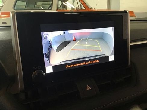 Used 2024 Toyota RAV4 XLE AWD/4WD image 13