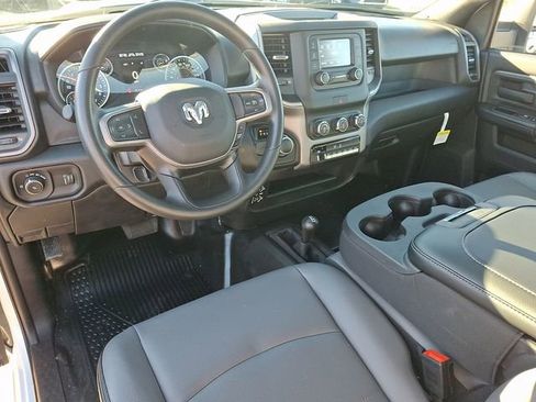 Used 2024 RAM 2500 Tradesman w/ Chrome Appearance Group image 11