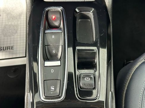 Used 2023 Chevrolet Bolt EUV Premier FWD image 21
