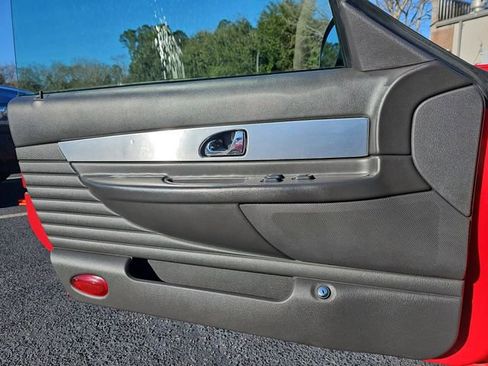 Used 2002 Ford Thunderbird Base image 24
