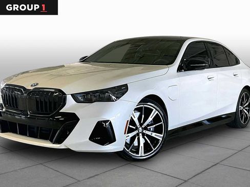 Certified 2026 BMW 550e xDrive w/ Executive Package AWD/4WD image 1