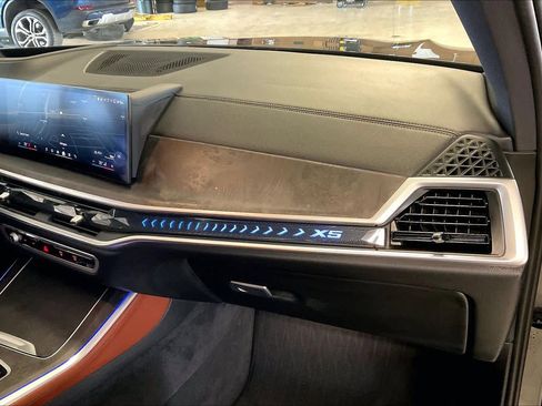 Certified 2024 BMW X5 xDrive40i w/ M Sport Package image 18