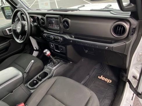 Used 2022 Jeep Wrangler Unlimited Sport AWD/4WD image 21