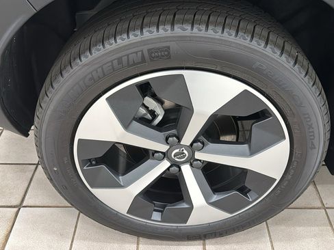 Used 2026 Volvo XC40 B5 Plus w/ Protection Package Premier AWD/4WD image 31