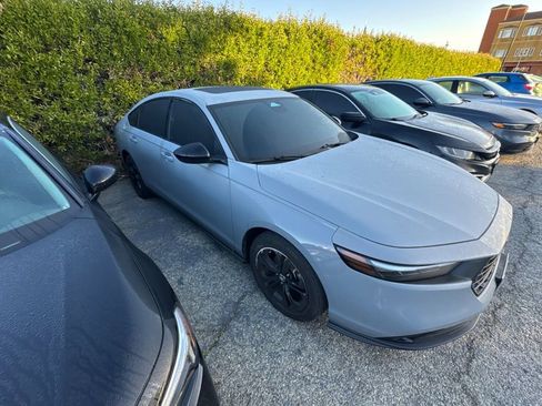 Used 2025 Honda Accord SE image 4