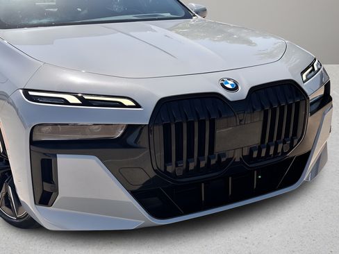 Used 2023 BMW 760i xDrive w/ Parking Assistance Package AWD/4WD image 26