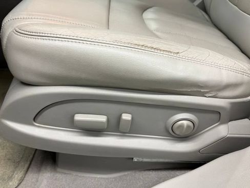 Used 2016 Buick Enclave Leather AWD/4WD image 16