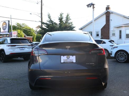 Used 2024 Tesla Model Y Long Range AWD/4WD image 7