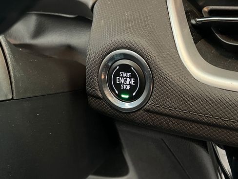 Used 2025 Chevrolet TrailBlazer LT AWD/4WD image 44