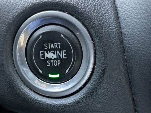 Used 2021 GMC Yukon SLT w/ SLT Luxury Plus Package image 34