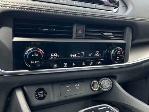 New 2026 Nissan Rogue SV AWD/4WD image 34