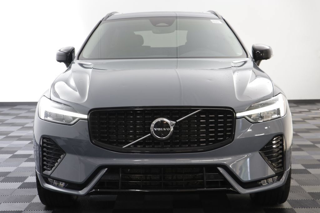 Used 2023 Volvo XC60 B5 Plus w/ Protection Package Premier AWD/4WD image 22