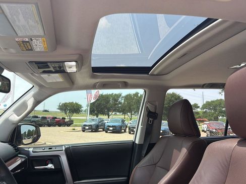 Used 2022 Toyota 4Runner Limited AWD/4WD image 21