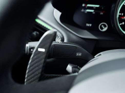 Used 2023 Aston Martin V12 Vantage image 50