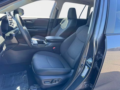 Certified 2025 Toyota RAV4 XLE AWD/4WD image 14