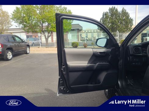 Used 2020 Toyota Tacoma SR image 13