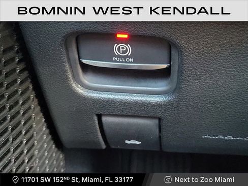 Used 2025 Jeep Grand Cherokee Limited w/ Black Appearance Package image 26