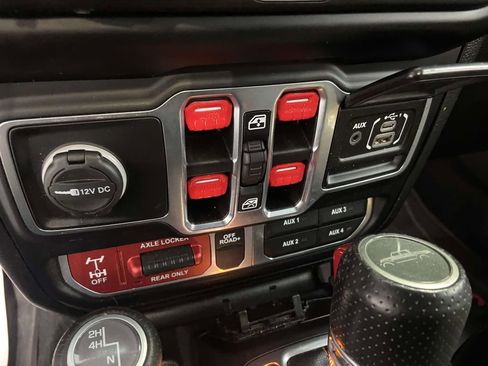 Used 2021 Jeep Gladiator Mojave AWD/4WD image 30