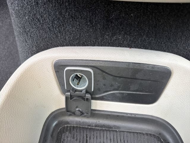 Used 2023 Chrysler Pacifica Touring-L FWD image 38