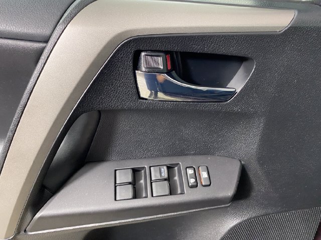 Used 2016 Toyota RAV4 XLE AWD/4WD image 21