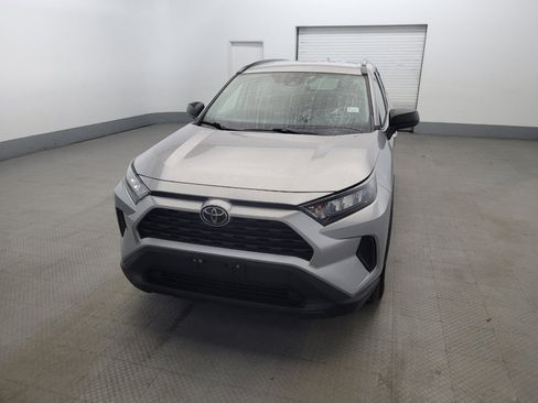 Used 2021 Toyota RAV4 LE w/ Carpet Mat Package (TMS) AWD/4WD image 15