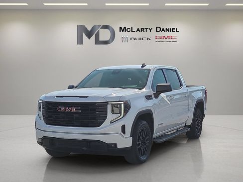 Used 2024 GMC Sierra 1500 Elevation AWD/4WD image 3
