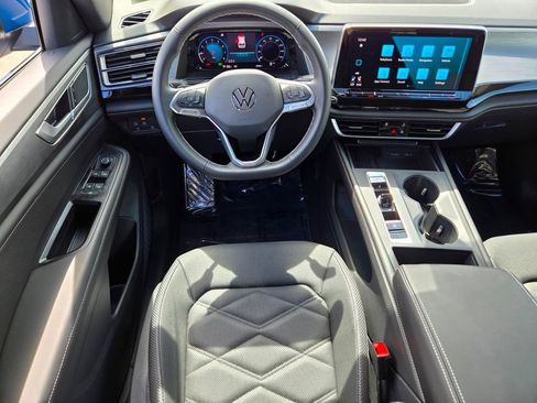 Certified 2025 Volkswagen Atlas Cross Sport SE FWD image 10