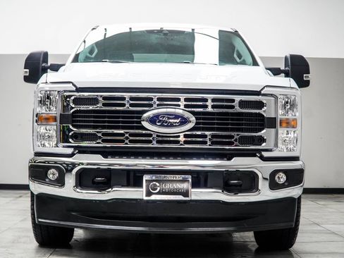 Used 2025 Ford F250 XLT AWD/4WD image 9