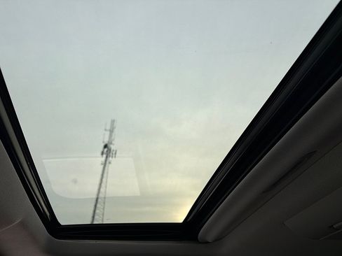 Used 2017 Chevrolet Suburban Premier image 14