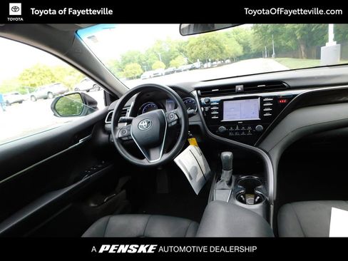 Used 2020 Toyota Camry LE FWD image 6
