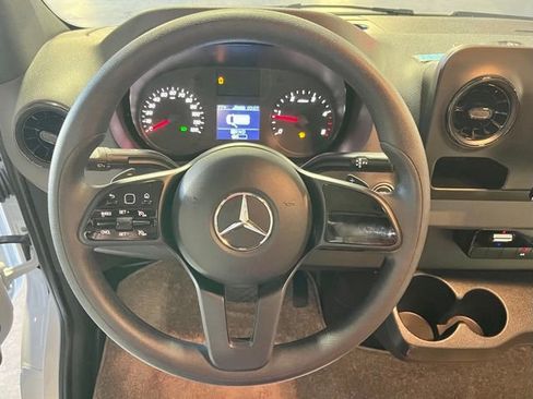 Used 2023 Mercedes-Benz Sprinter 2500 image 27